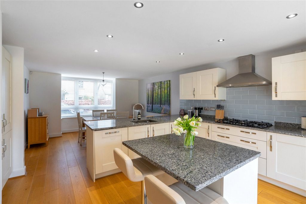 Property photo 3 of 19 Kitchen/Dining