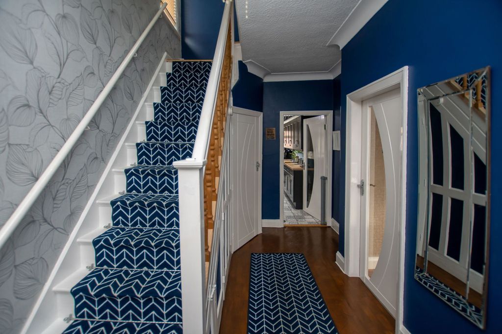 Property photo 3 of 26