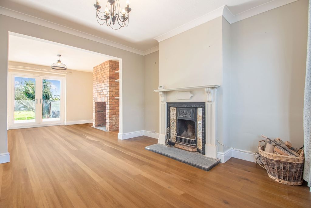 Property photo 2 of 18 Nottingham-Road-16-1