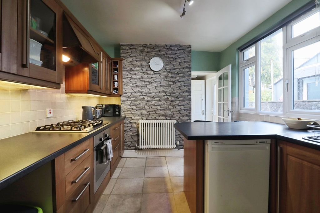Property photo 3 of 27 Pbox-Img.Jpg