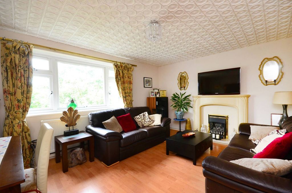 Property photo 3 of 4