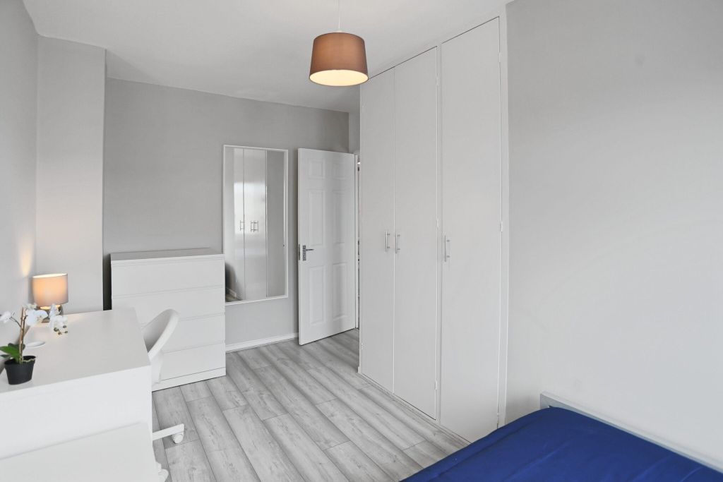 Property photo 2 of 11 Bedroom