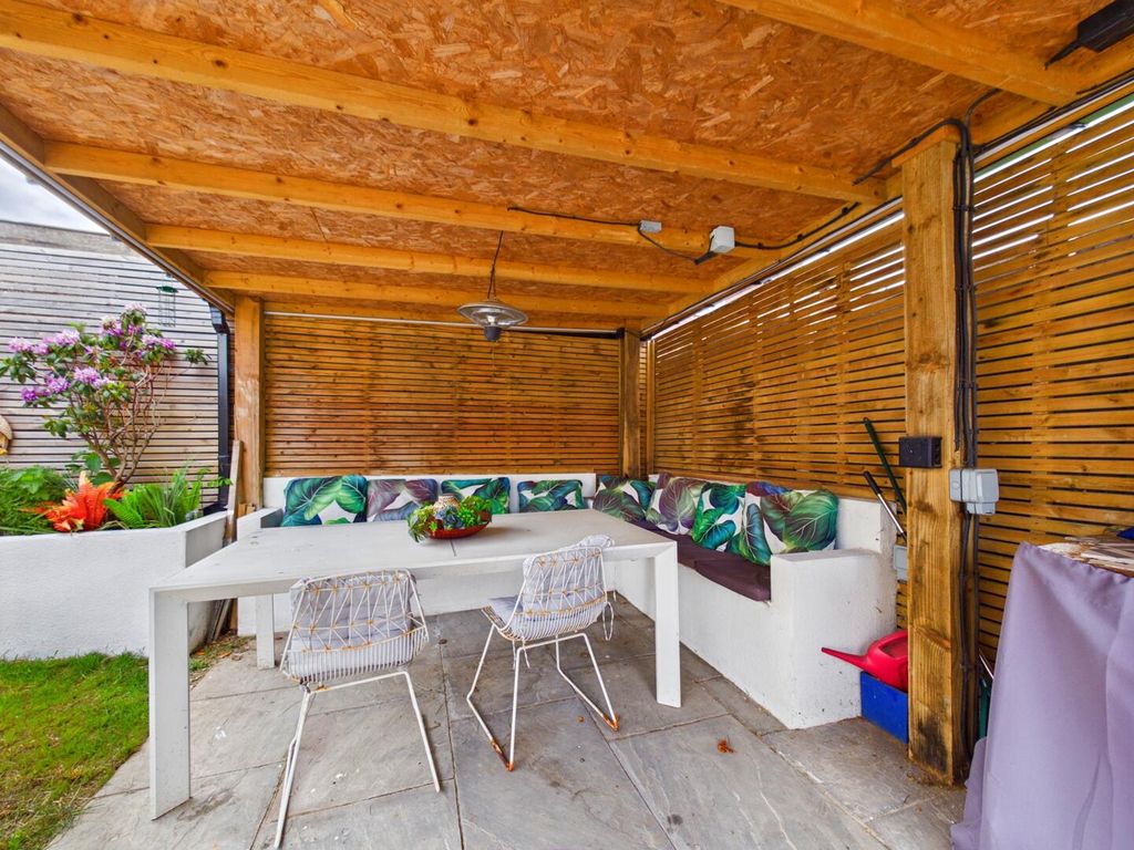 Property photo 2 of 21 Terrace / Patio