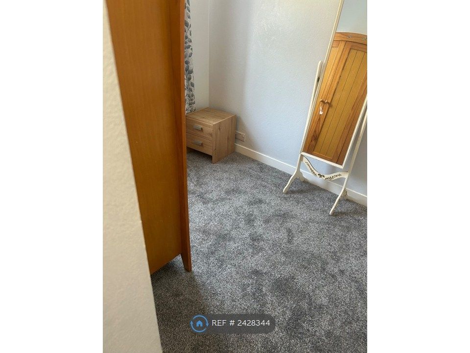 Property photo 3 of 3