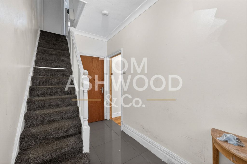 Property photo 2 of 24 Picture No. 01