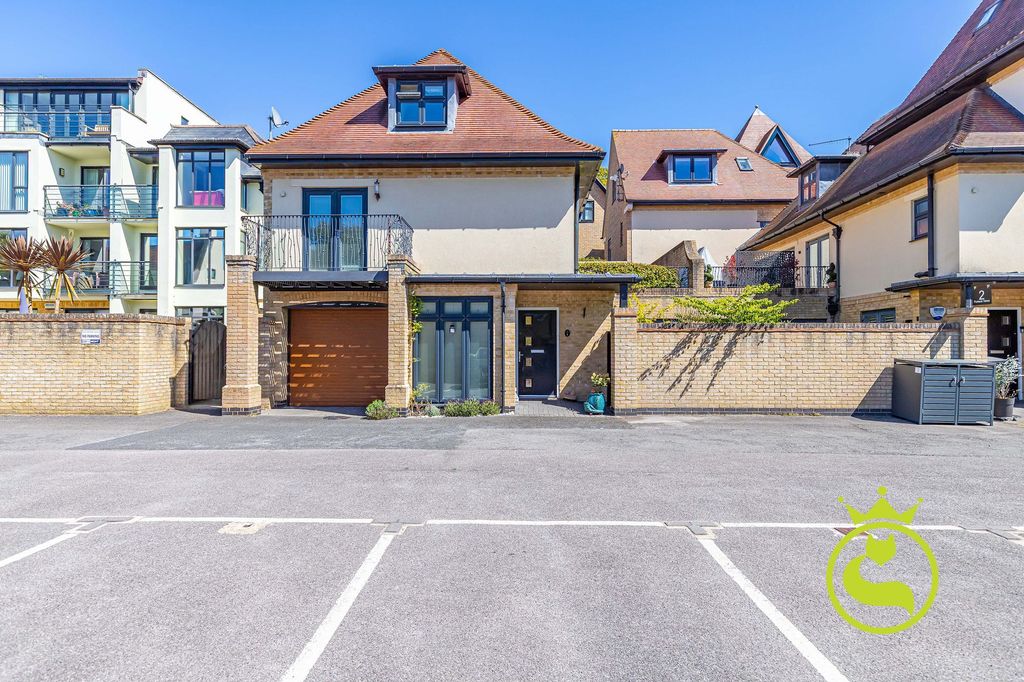 Property photo 1 of 41