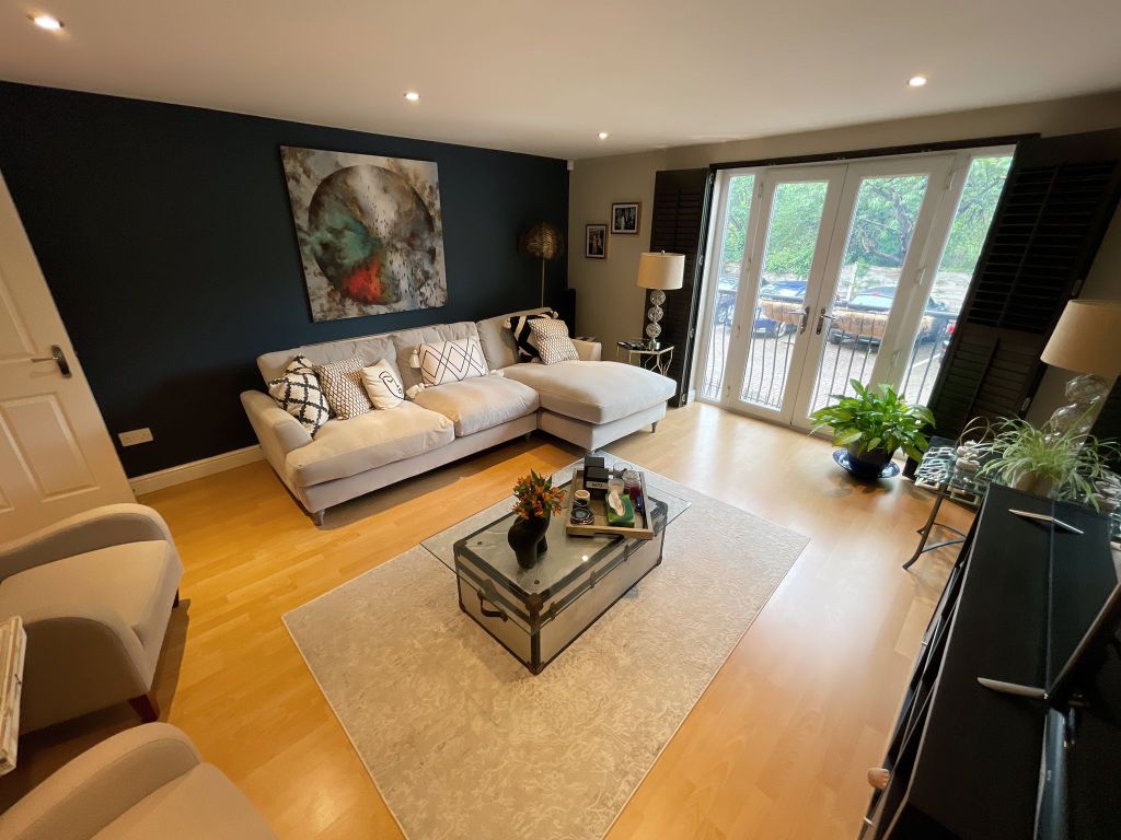 Property photo 2 of 11