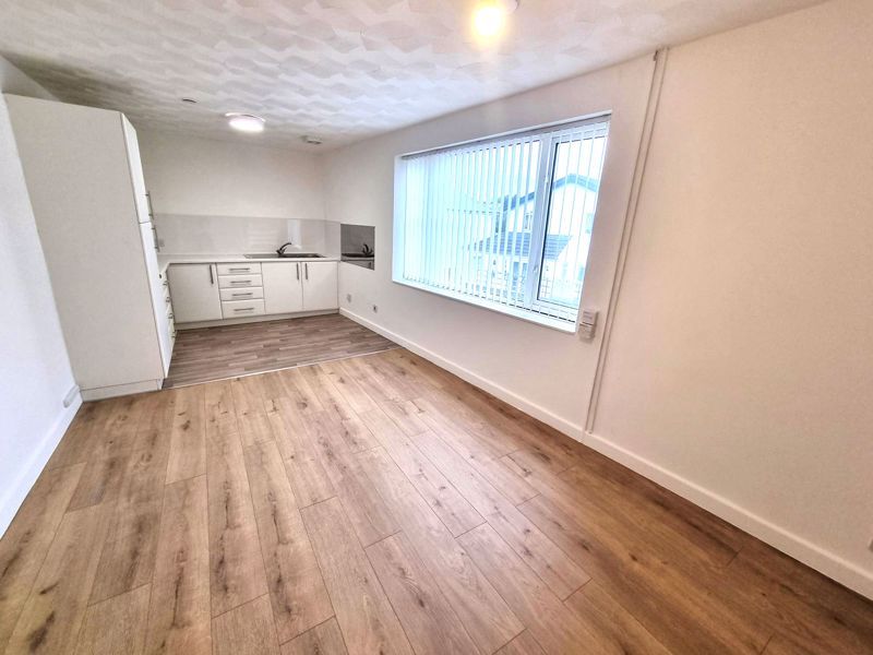 Property photo 3 of 10 Photo 5