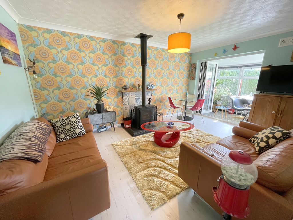 Property photo 3 of 17 Blyford Road