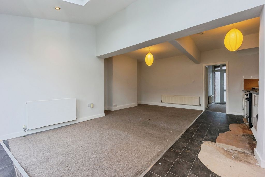 Property photo 3 of 17 Photo