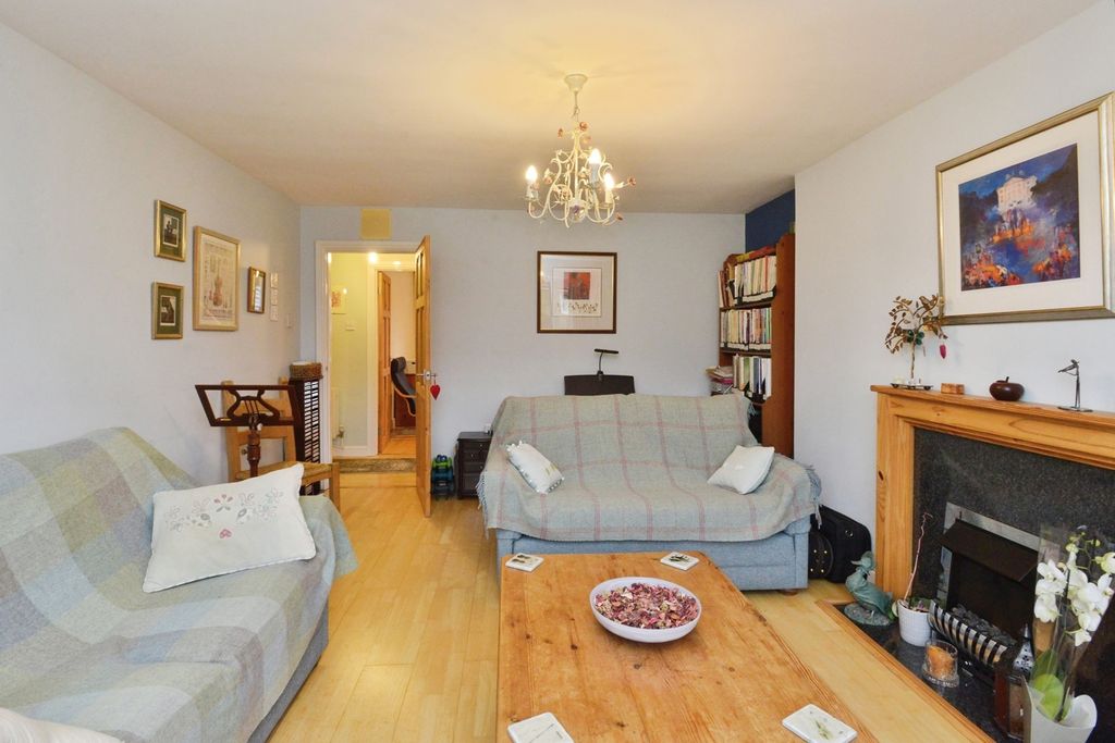 Property photo 3 of 19 Pbox-Img.Jpg