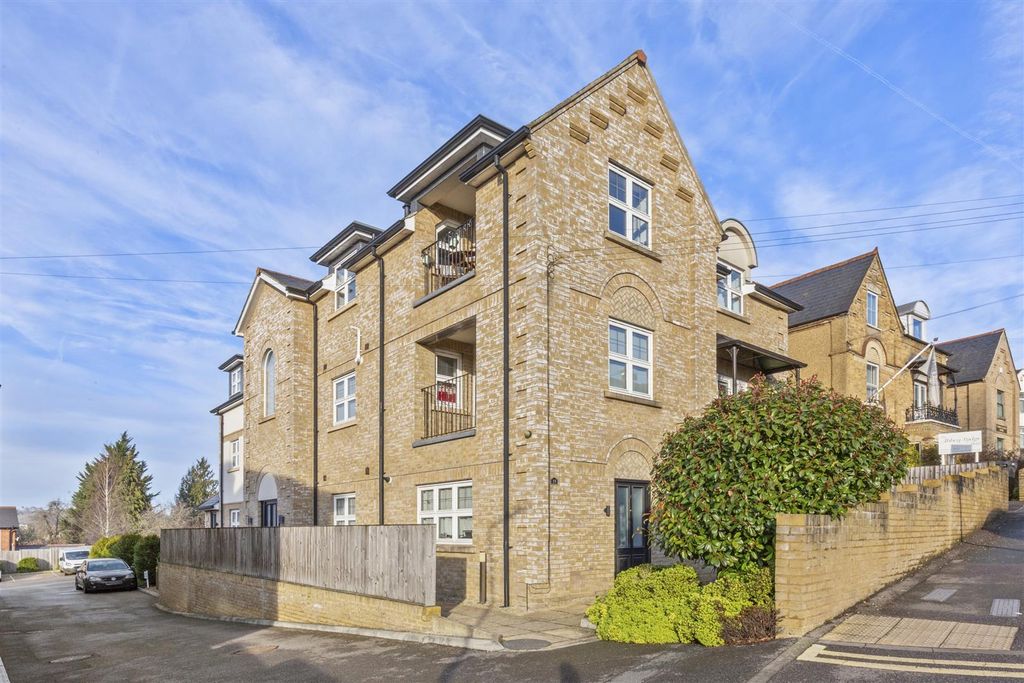 Property photo 1 of 10 Front Aspect