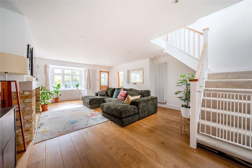 Property photo 2 of 16 Picture No. 11