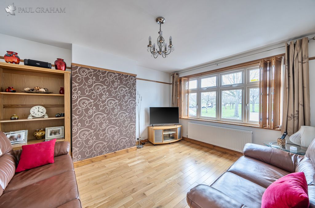 Property photo 2 of 24