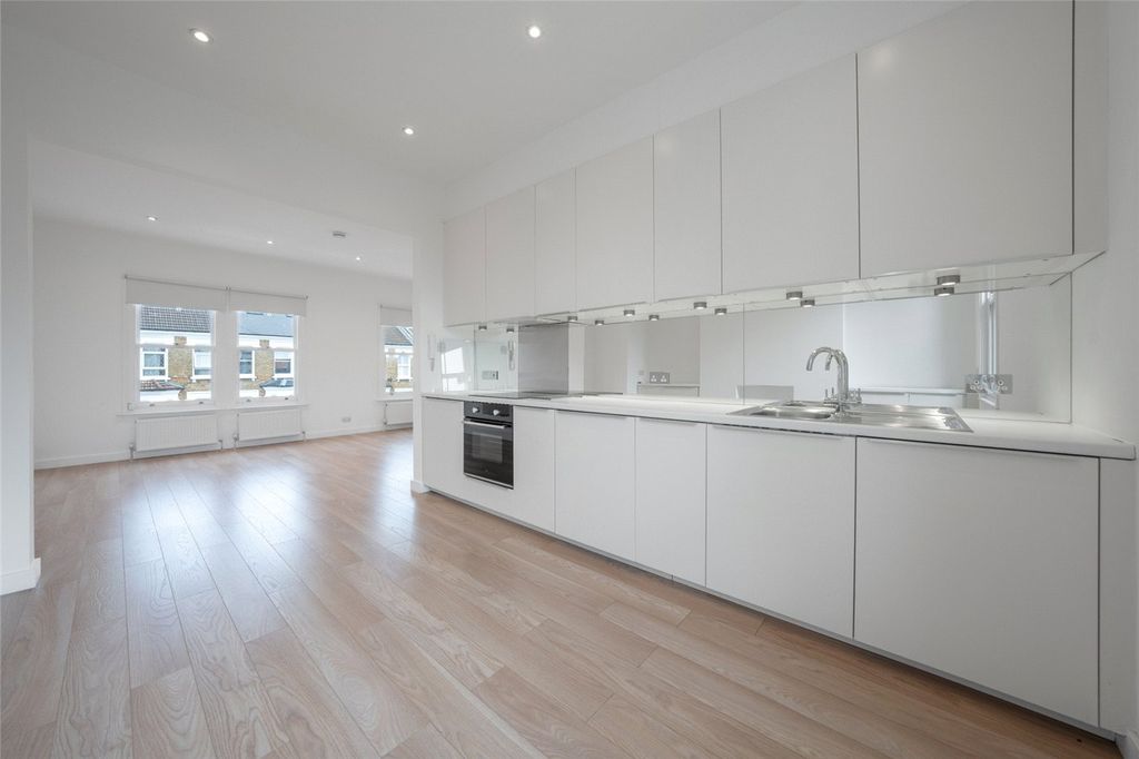 Property photo 1 of 18 Picture No. 10