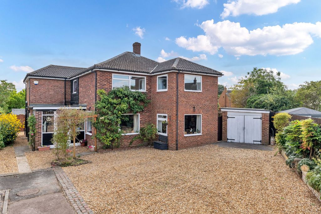 Property photo 1 of 40