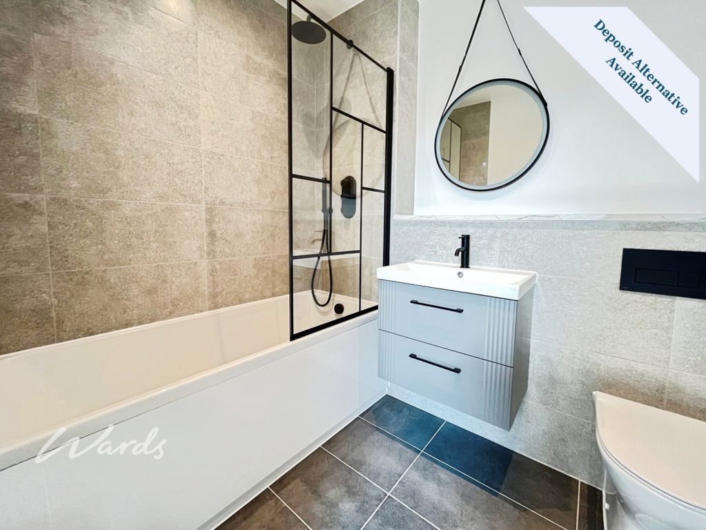 Property photo 3 of 14 8c398Ff2-Bathroom