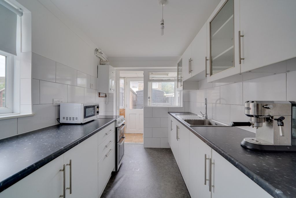 Property photo 2 of 9 4243382