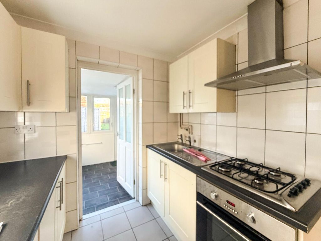 Property photo 2 of 18 Kitchen