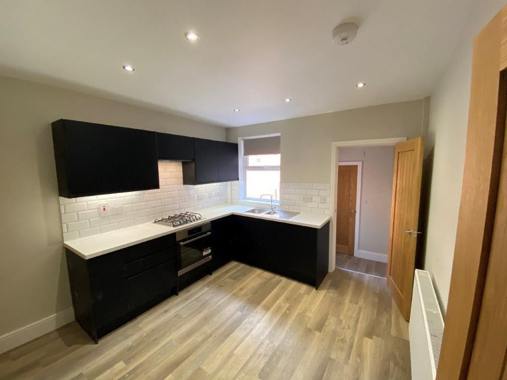 Property photo 1 of 14 (Main)