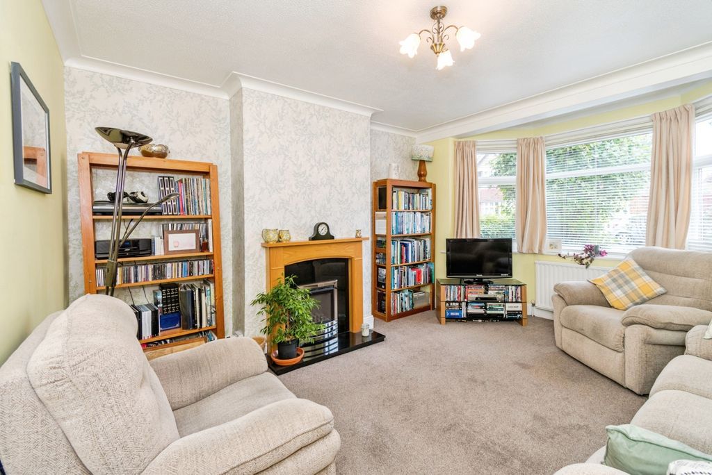 Property photo 2 of 17 Photo