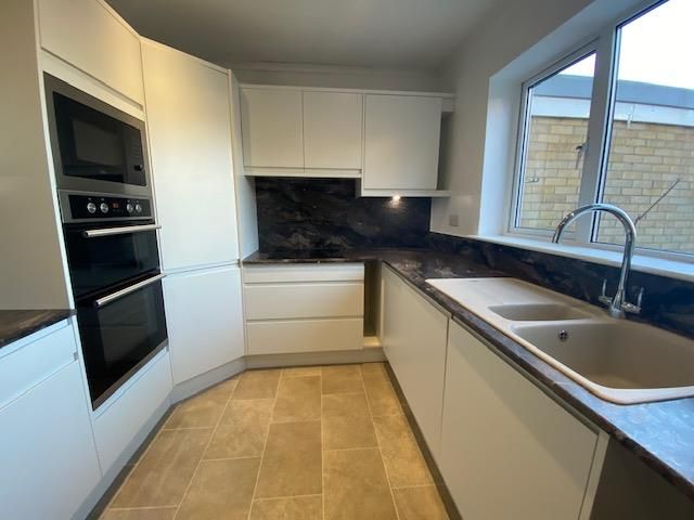 Property photo 1 of 18 Kitchen