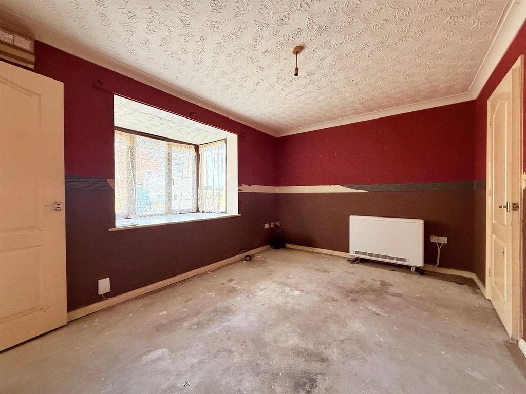 Property photo 2 of 10 Lounge