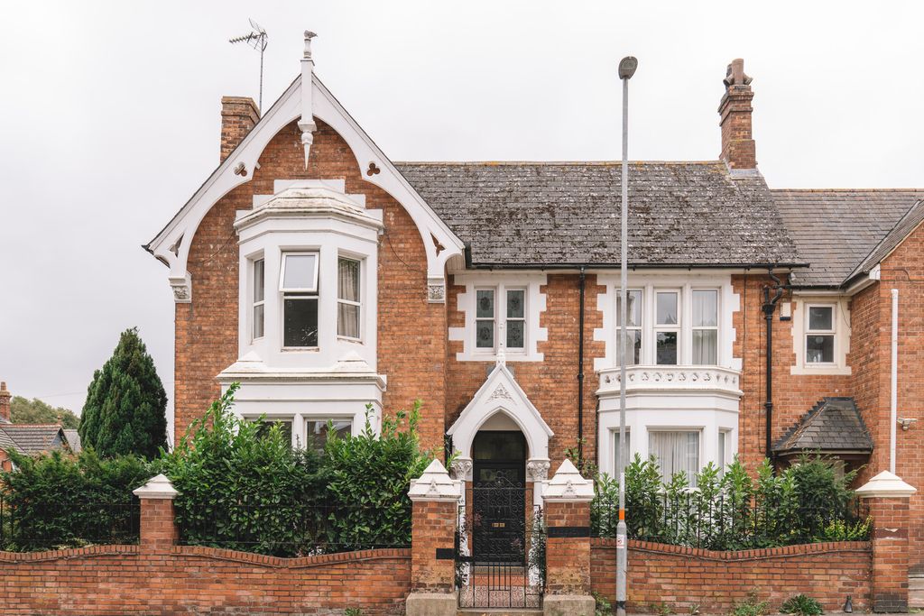 Property photo 2 of 33 306154 - 62Midlandroad_Wellingborough_Highres-85.Jpg