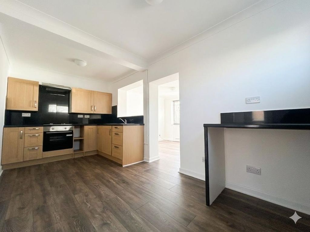 Property photo 3 of 14 Kitchen/Diner