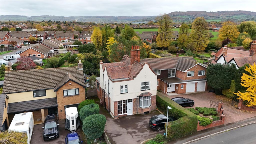 Property photo 2 of 24