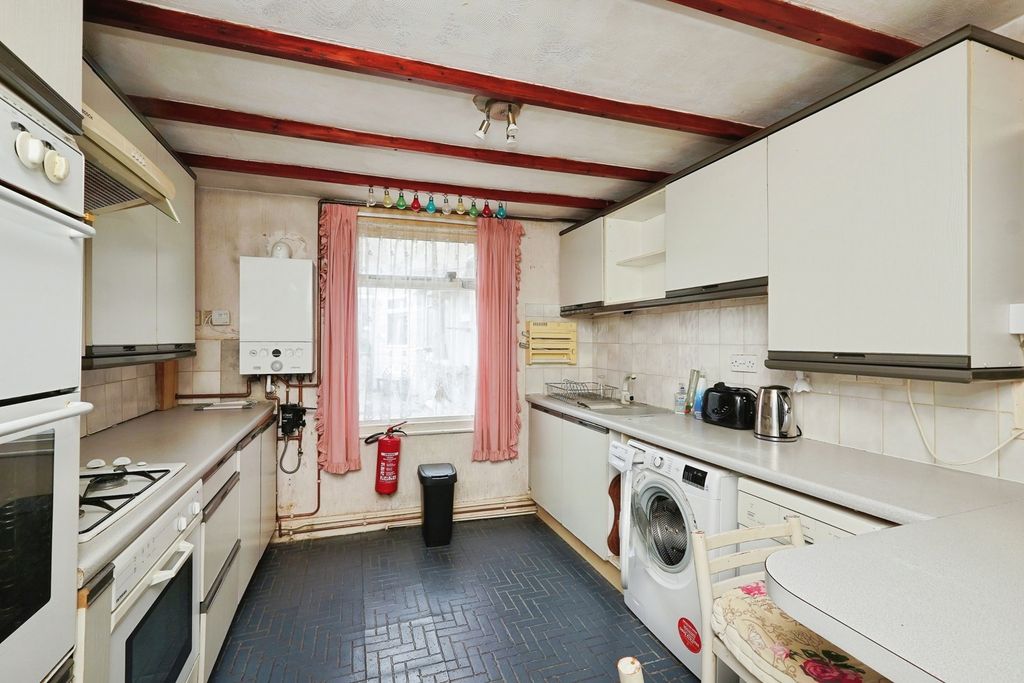 Property photo 3 of 12 Pbox-Img.Jpg