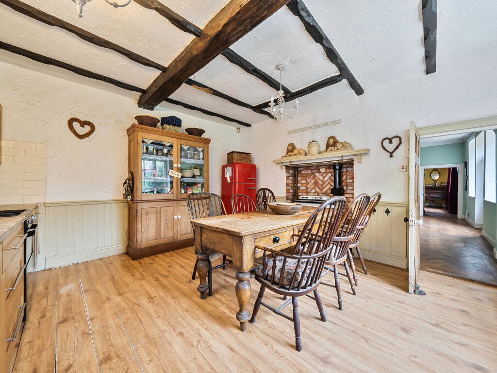 Property photo 2 of 26 1416906-12-699878...