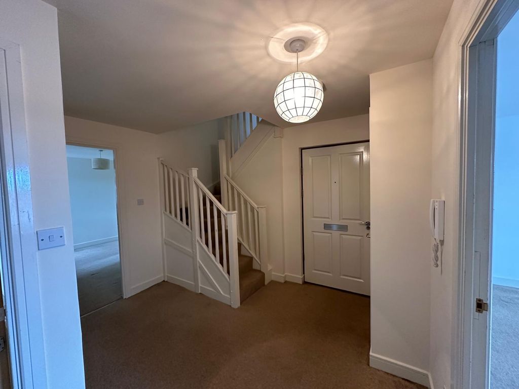 Property photo 3 of 12 Gallery