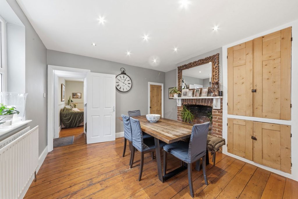 Property photo 3 of 26