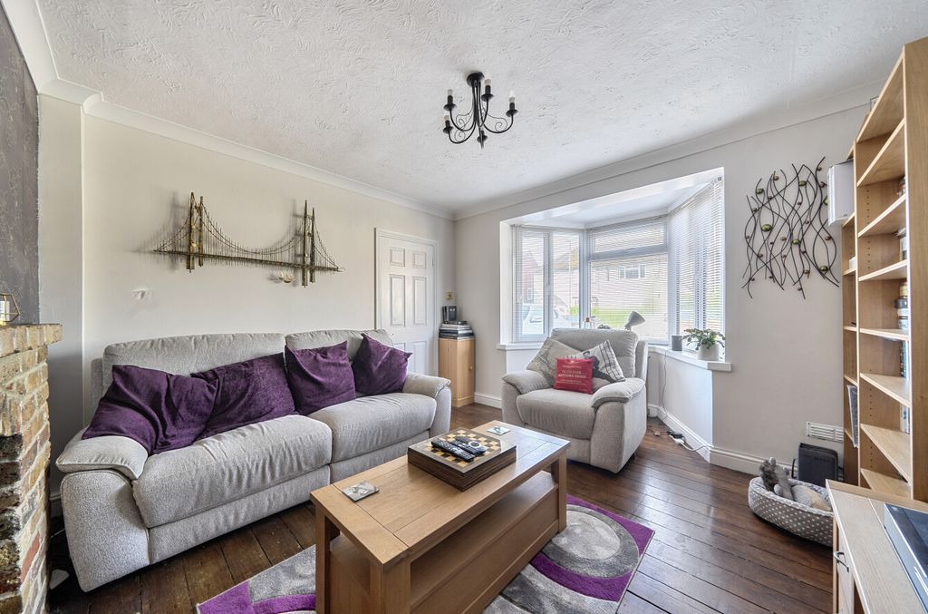 Property photo 2 of 20 1441679-18-69De0d...