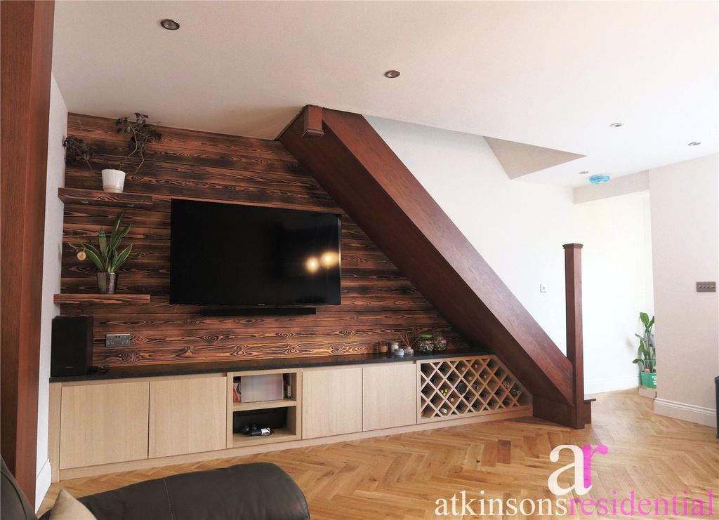 Property photo 3 of 10 Picture No. 07
