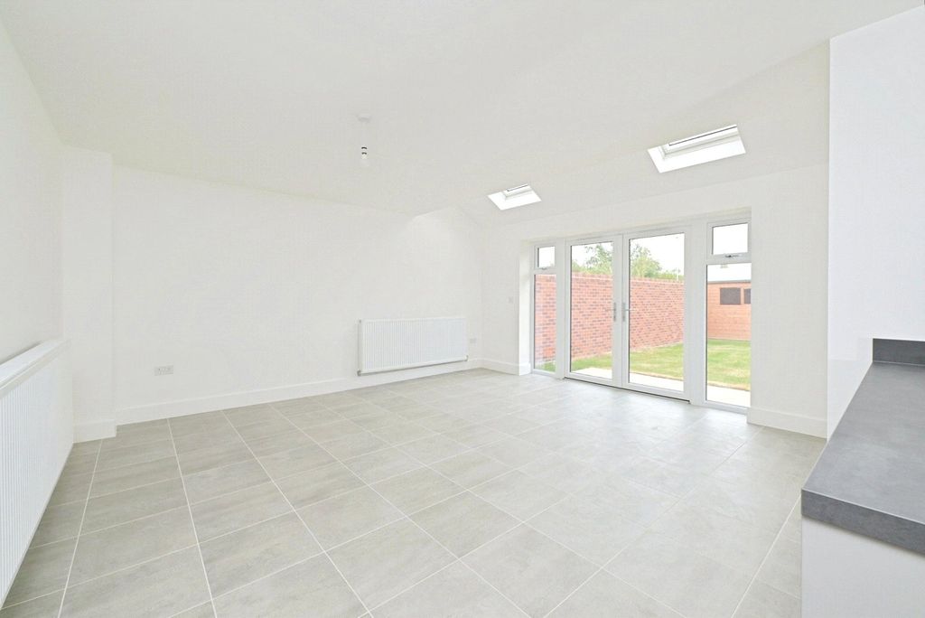 Property photo 3 of 6 Diner