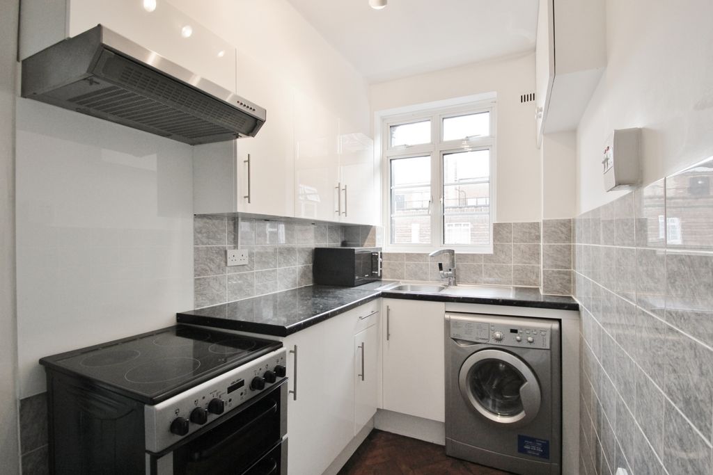 Property photo 3 of 10 Photo 6