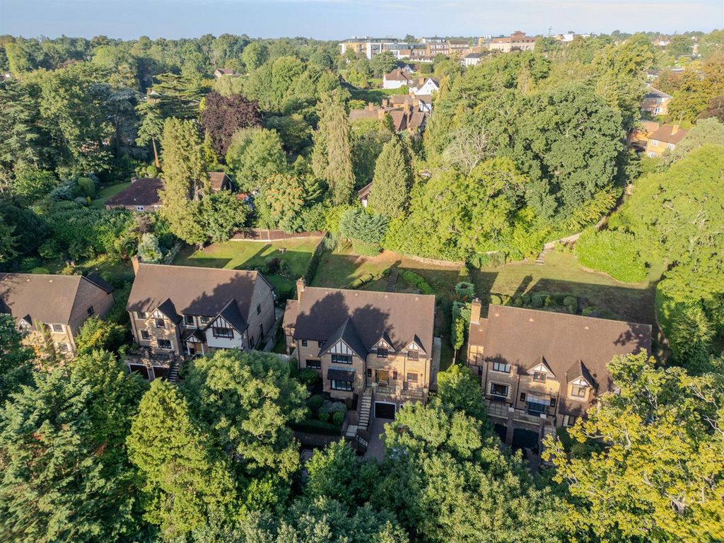 Property photo 1 of 40