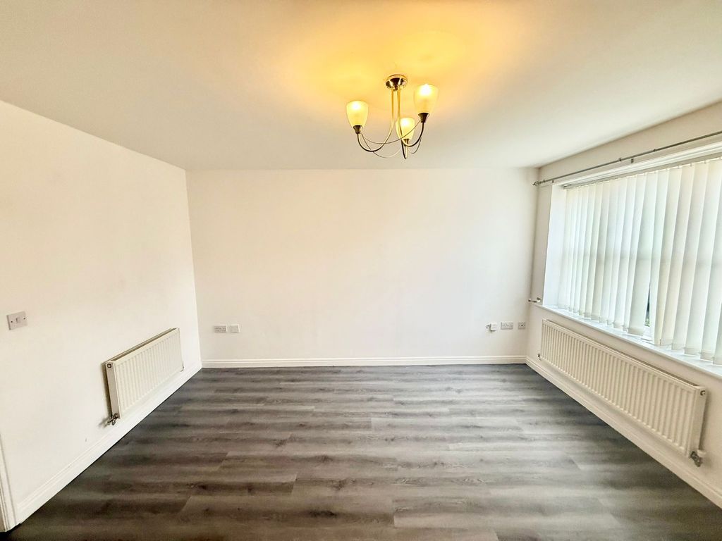 Property photo 1 of 2