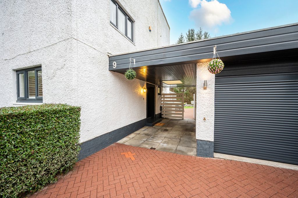 Property photo 2 of 48