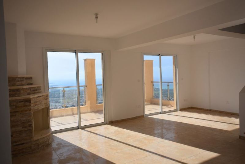 Property photo 3 of 13 Living Area