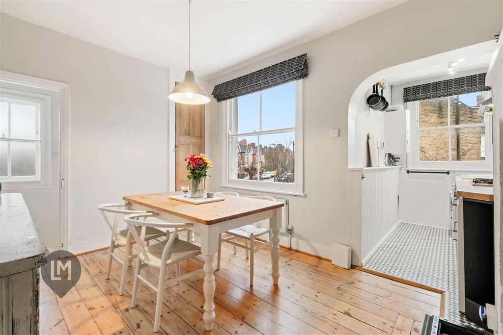 Property photo 2 of 10 Kitchen/Dining Room