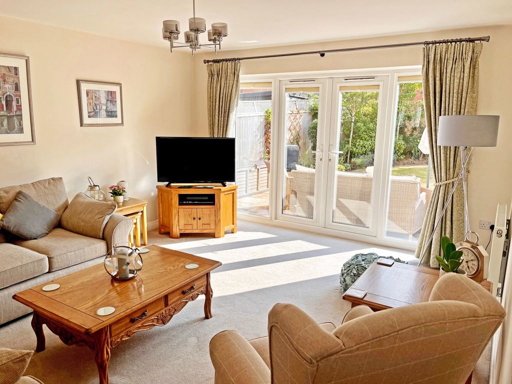 Property photo 2 of 34
