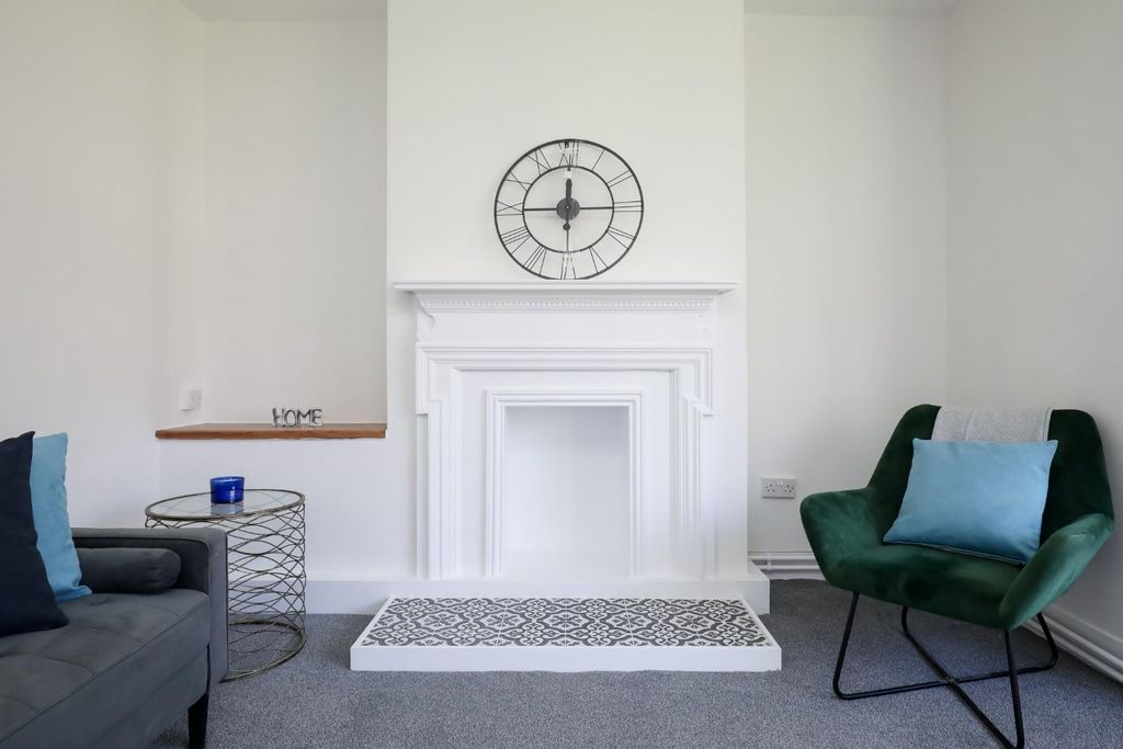 Property photo 3 of 13