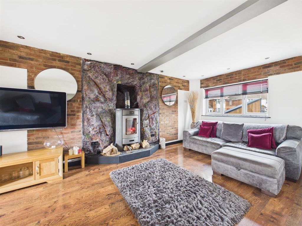 Property photo 3 of 29