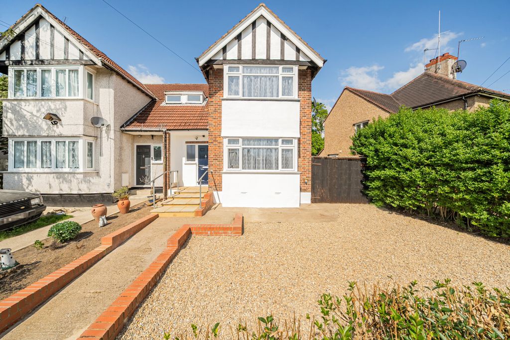 Property photo 1 of 24 1453640-19-69F0Cb...