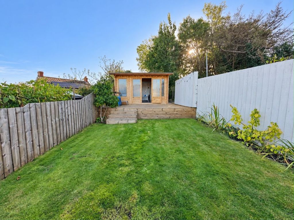 Property photo 2 of 37