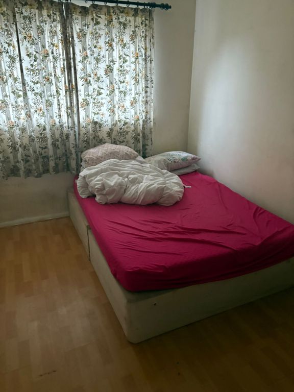 Property photo 3 of 6 Bedroom