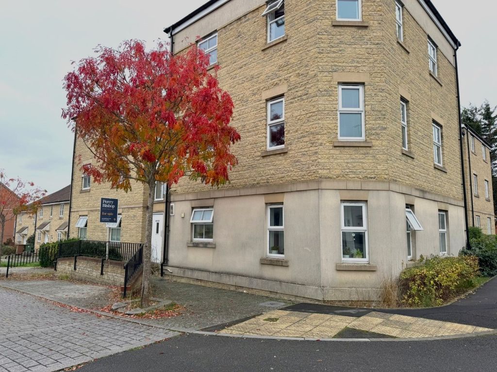 Property photo 1 of 12 Front